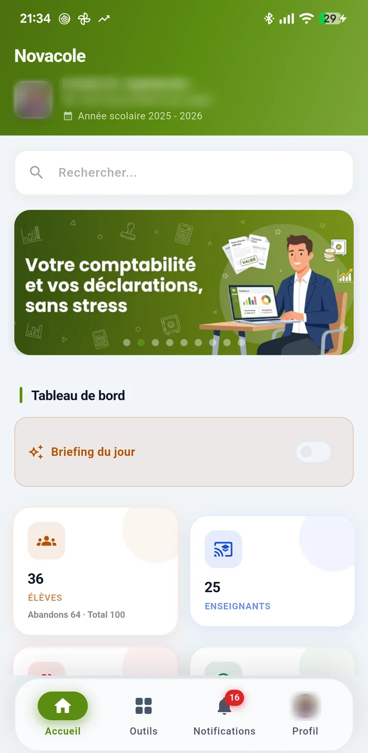 Accueil de l'application mobile Novacole pour la direction : élèves, enseignants, classes et parents.